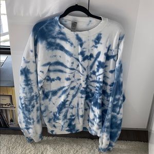 Blue and white tie dye crew